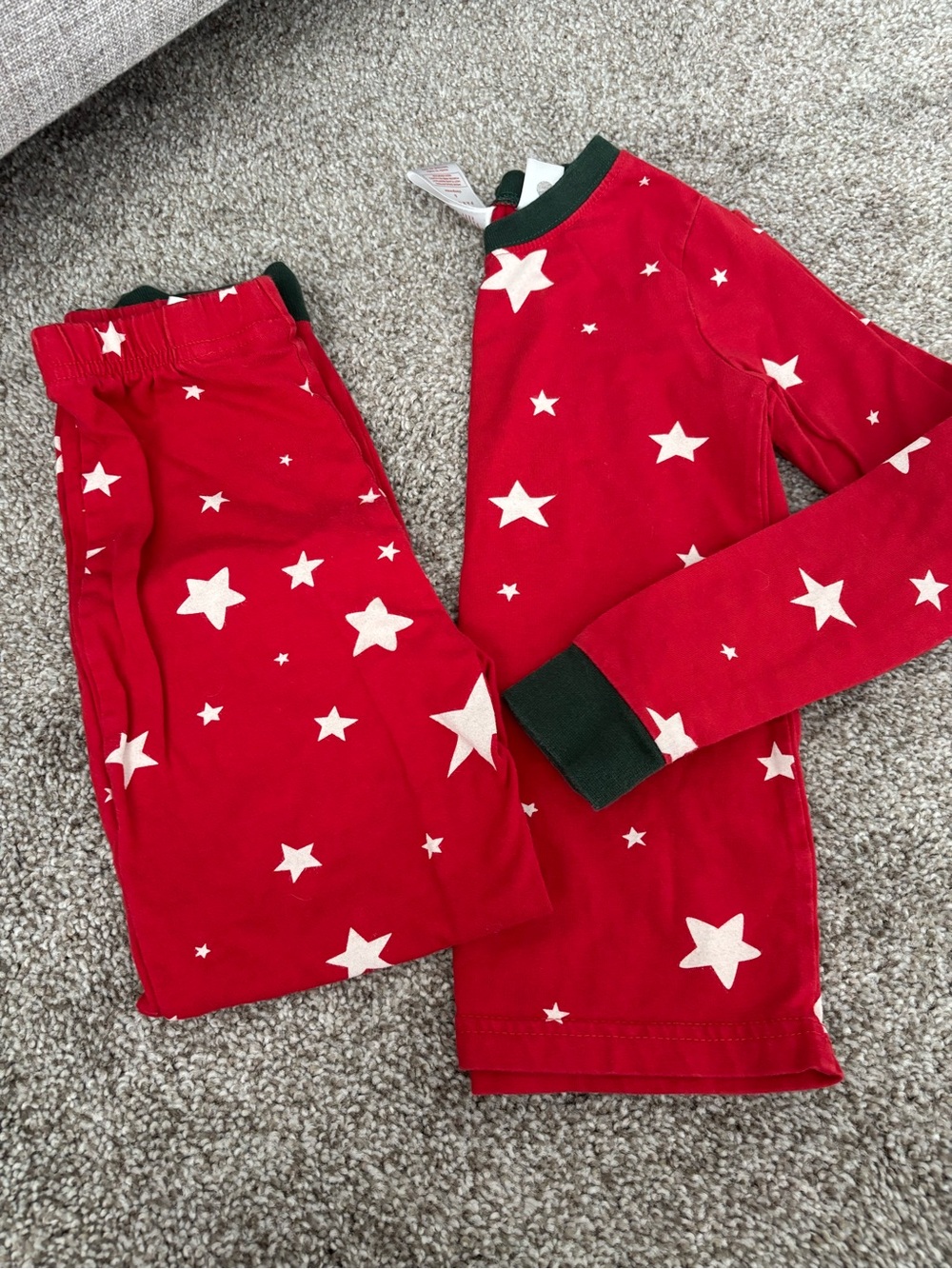 Rachel Parcell Red Star Print Kids Pajama Set with Dark Green Trim